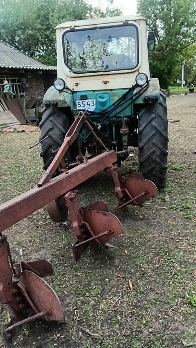 Трактор ЮМЗ 6  Л