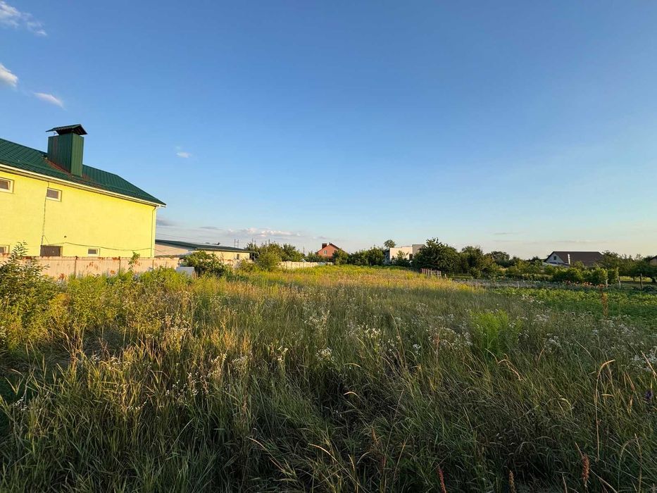Продаж земельної ділянки в с. Зарванці