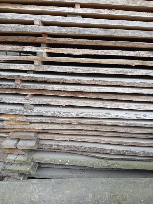 Продам доску дубову  не обрізну суху  25мм ×2,10м  біля 3куб.