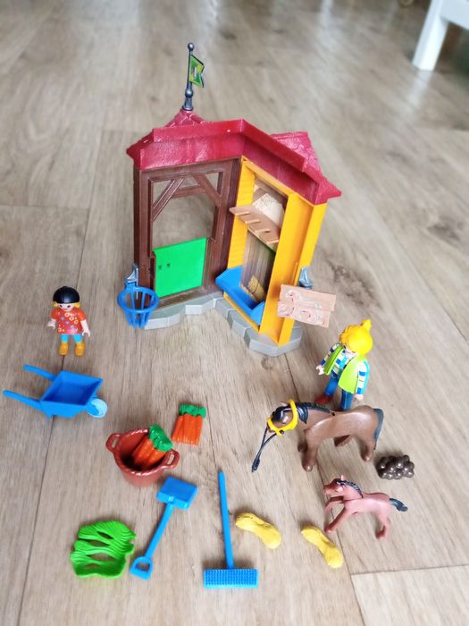 Playmobil 70501 stadnina konie