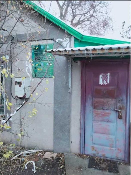 Нежитлова будівля 100,7 кв.м. (гараж Б,В, вбиральня Г, споруди №1-5)