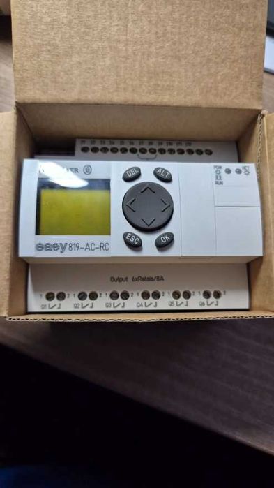 Moeller (EATON) programowalny moduł przekaźnikowy EASY819-AC-RC
