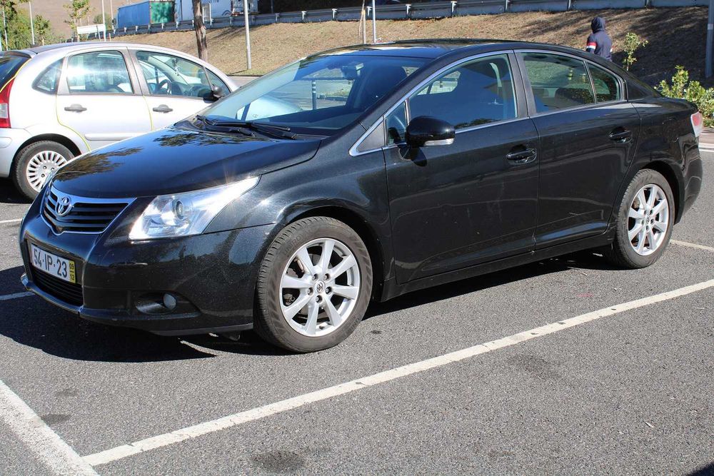 Toyota Avensis Sedan — photo 4