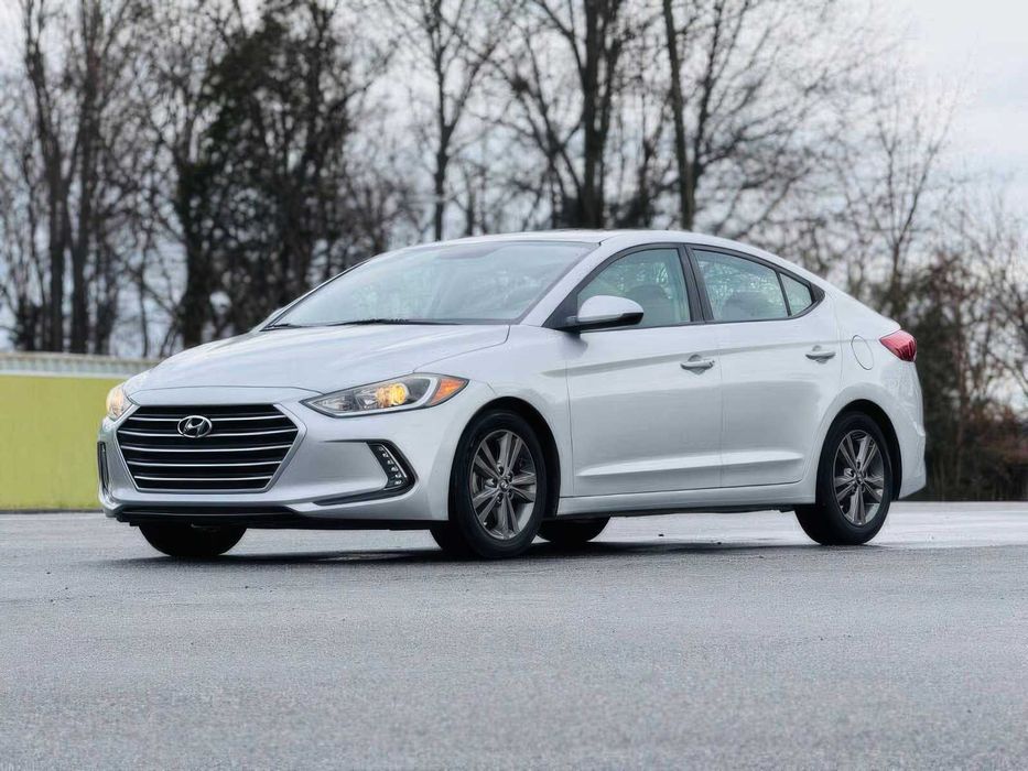 Hyundai Elantra Limited      2017