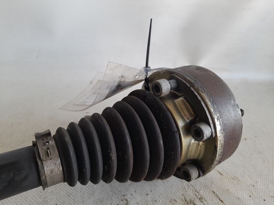 Transmissão frente esquerda SEAT Leon (1P1)