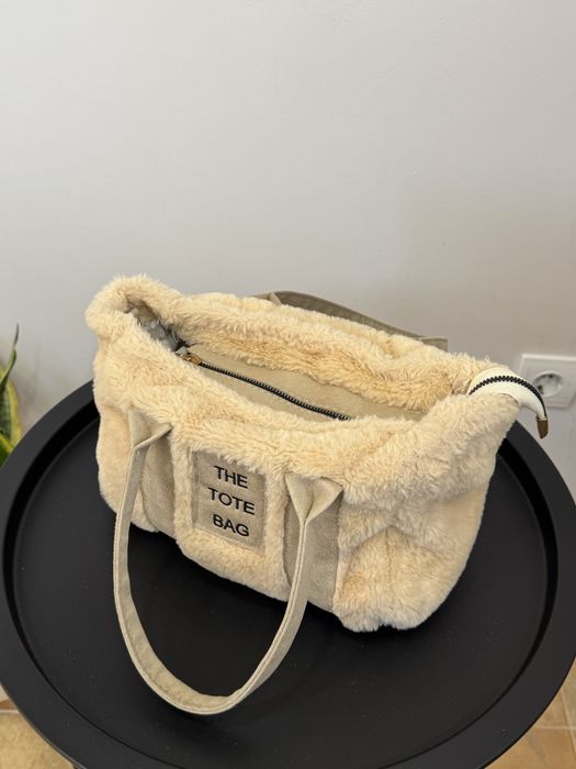 Сумка хутряна масляного кольору, маленька