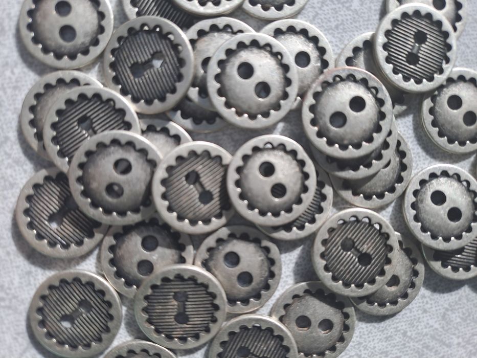 Guziki metalowe, 100 szt