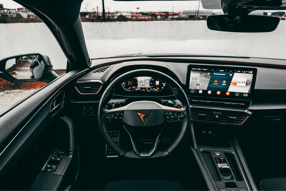 Cupra Leon ST e-Hybrid DSG 245cv. (Financiamento disponível)