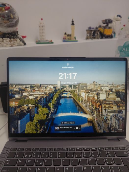 Leonovo Ideapad Flex 5 14ABR8