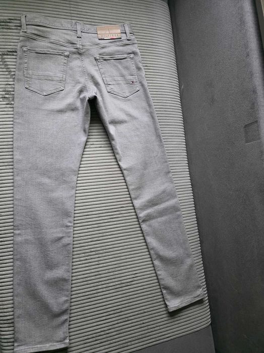 Spodnie męskie Tommy Hilfiger Layton Extra Slim Fit nowe 31/32 szare