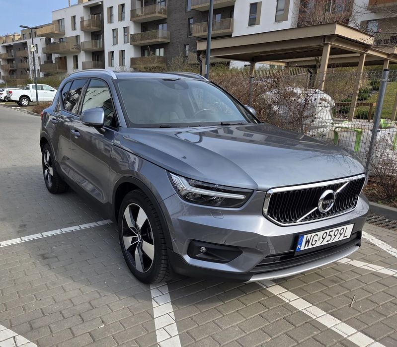 Volvo XC 40 Volvo XC40 T5 AWD 247KM Kamera 360 Hak Podgrzewana szyba pamięć foteli