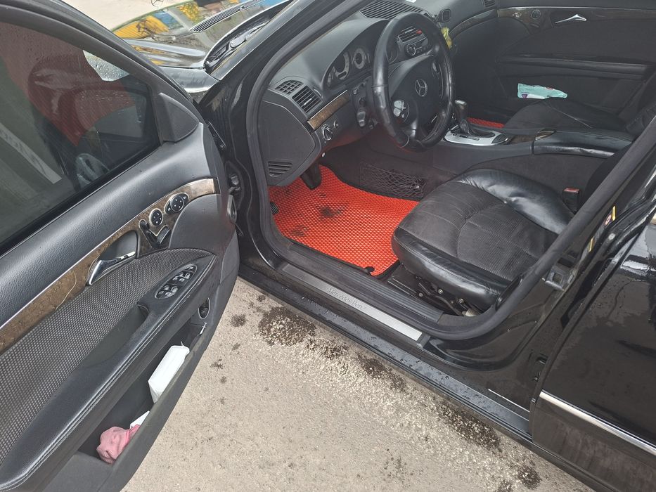 Мерседес  W211 E320 tdi.