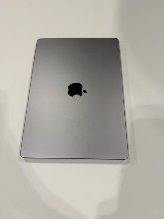MacBook Pro 14′′ з процесором M2 Max | SSD на 1 ТБ