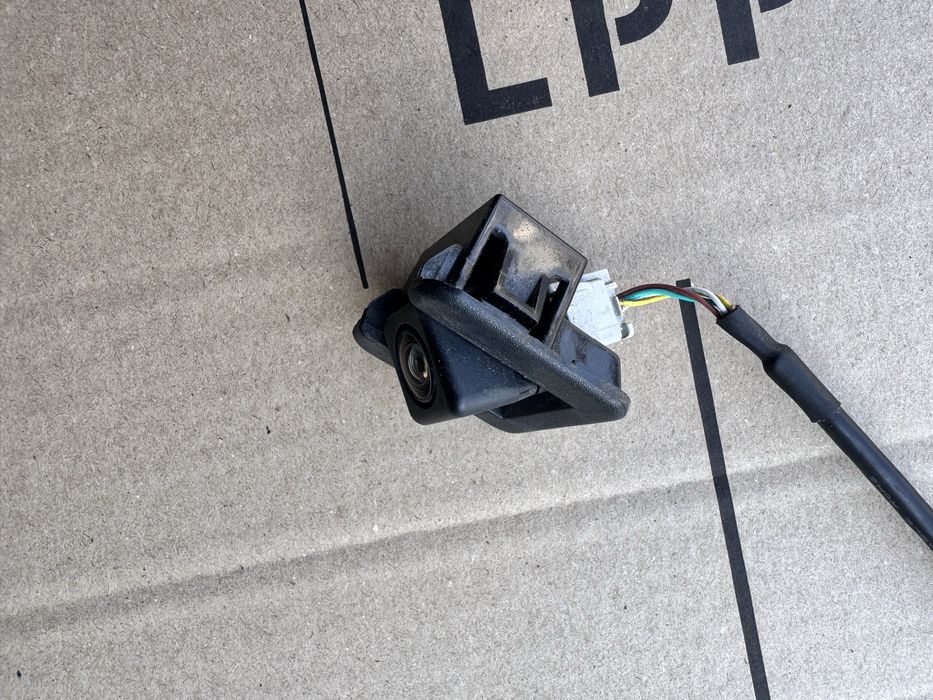 Mazda2 dj 15-23 kamera cofania D09H-67RC0