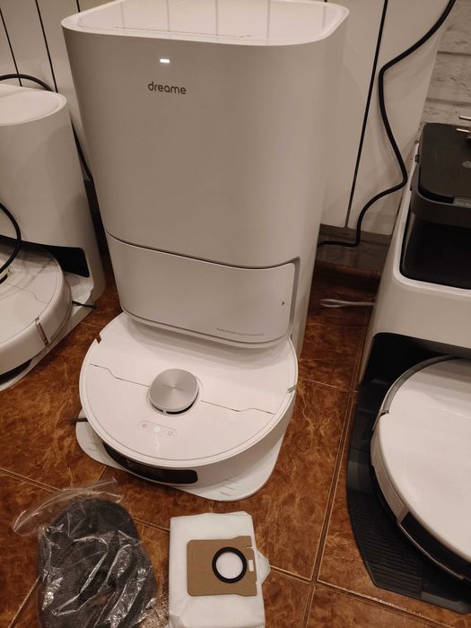 Robot sprzątający Dreame l10 z stacją samoczyszczenia