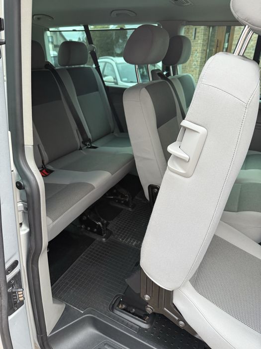 Volkswagen Caravelle 2010