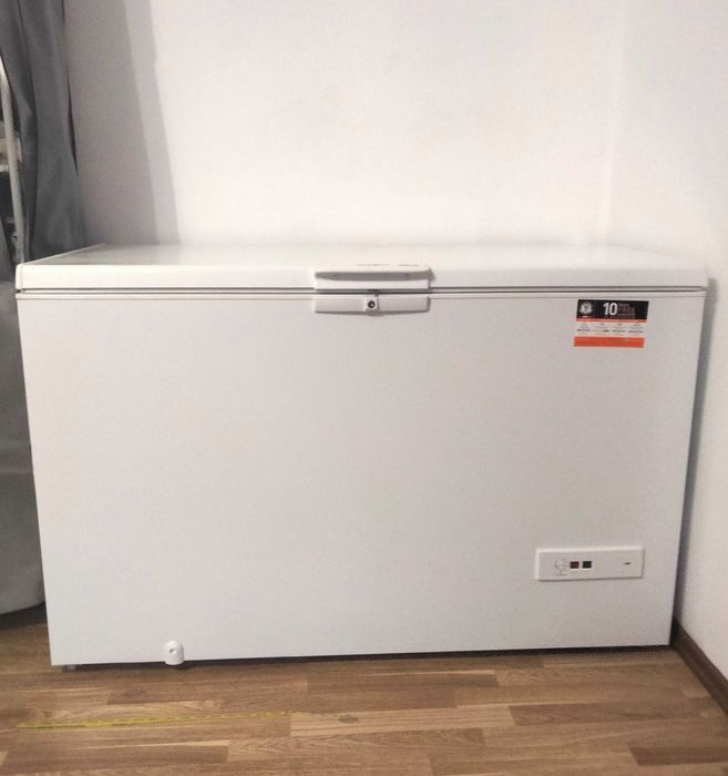 Продам морозильну камеру-ларь.