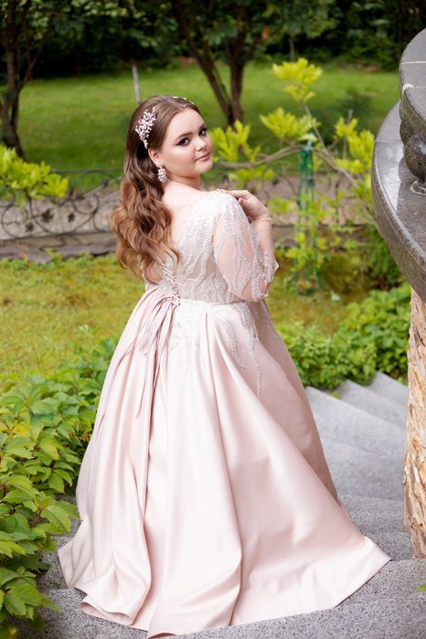 Шикарна випускна сукня, в єдиному екземплярі пошита  під замовлення