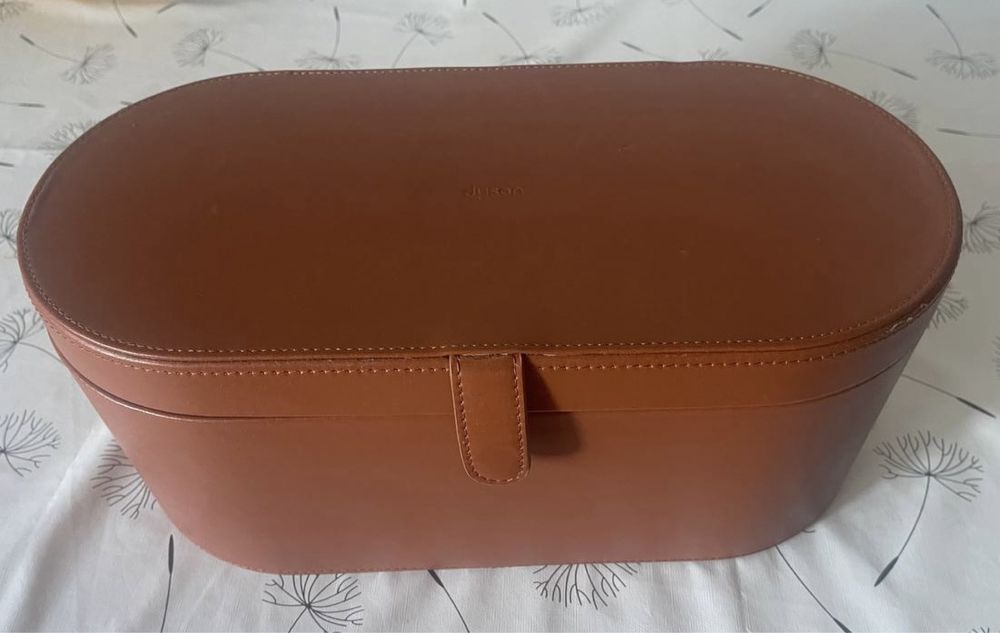 Стайлер Dyson.