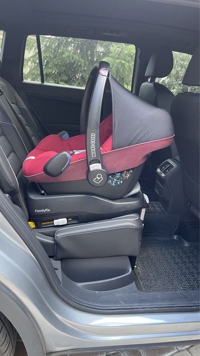 Автокрісло  MxiCosi Pebble з Isofix Family, дощовик, теплий конверт
