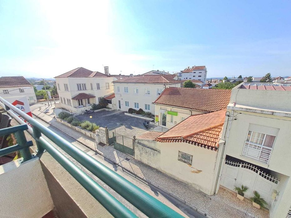 Arrendo T3, no centro de Condeixa