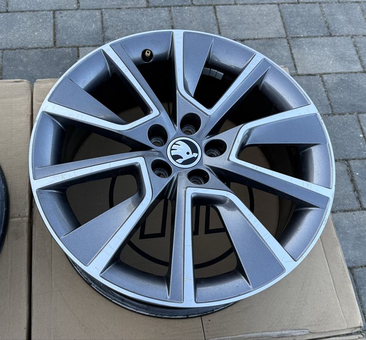 Oryginalne Felgi Skoda 17” 5x100 Rapid Fabia Scala Kamiq T-cross Taigo