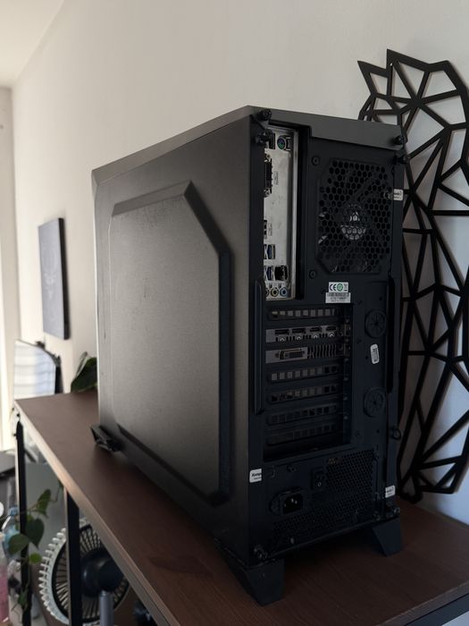 Komputer gamingowy w świetnym stanie, GTX 1070, 32gb ramu, intel core i5 8gen