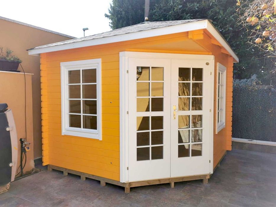 CASA DE MADEIRA - STOCK MODELO VICTORIA de 3x3 e 4x4