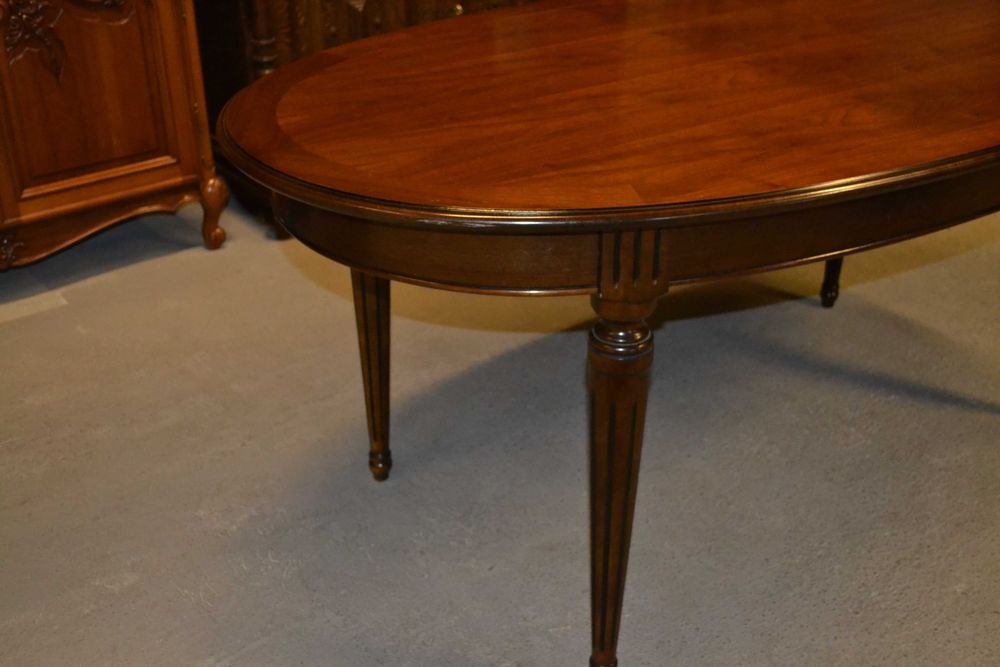 stół elipsa .orzech