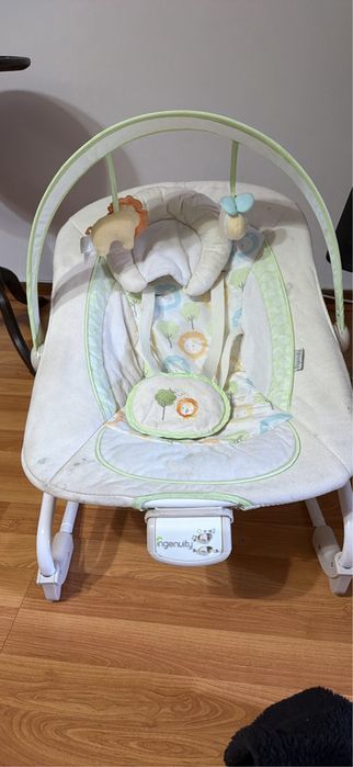 Vendo cadeira de balanço bebé