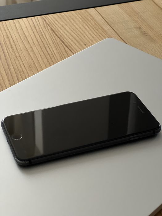 iPhone 8 Plus 64 Gb