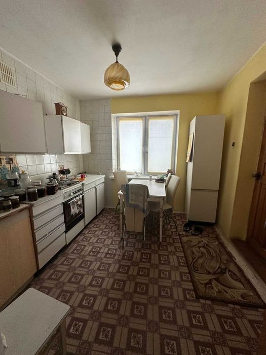 Продаж будинку з ділянкою 8 соток у Хмельницькому