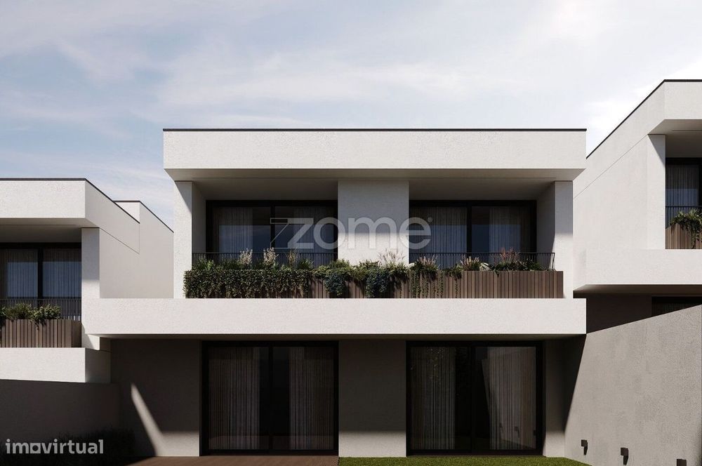 Terreno com projeto aprovado para 5 moradias.