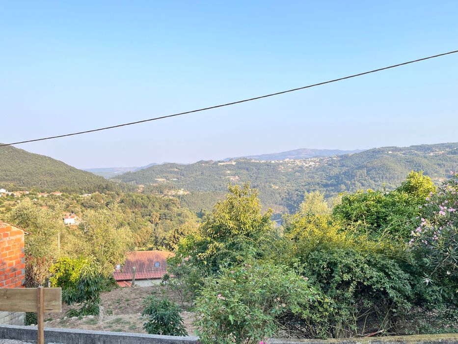 Terreno em  Valadares, São Pedro do Sul