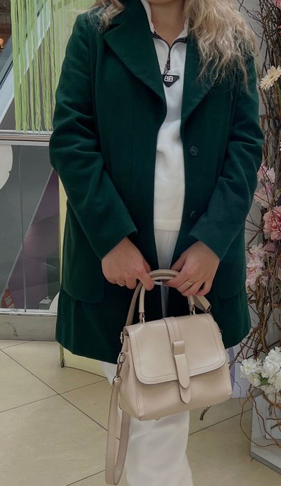 Жіноче пальто зеленого кольору розмір л