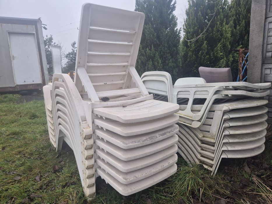 Leżak, leżaki plastikowe z kółkami