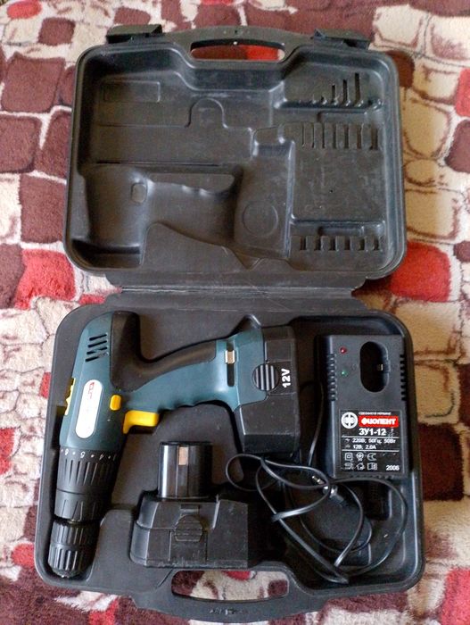 Шуруповёрт " Фиолент ЗУ1-12".