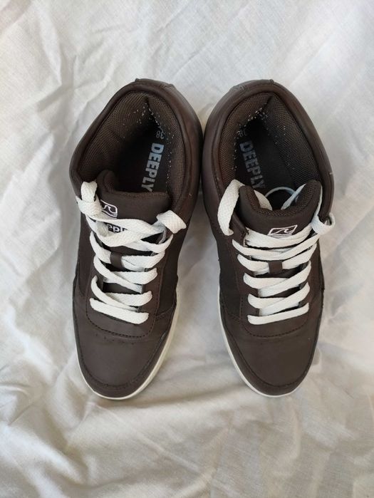 Sapatilhas castanhas unisexo novas, nº38