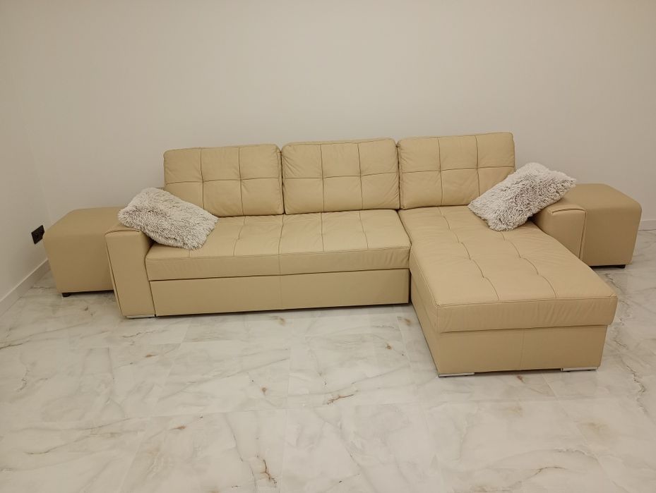 Narożnik skórzany funkcja spania  z pufami