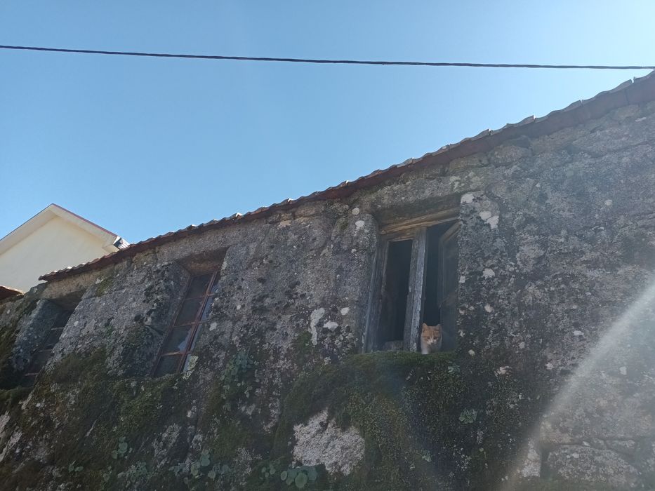 Vendo casa  para  reconstrução