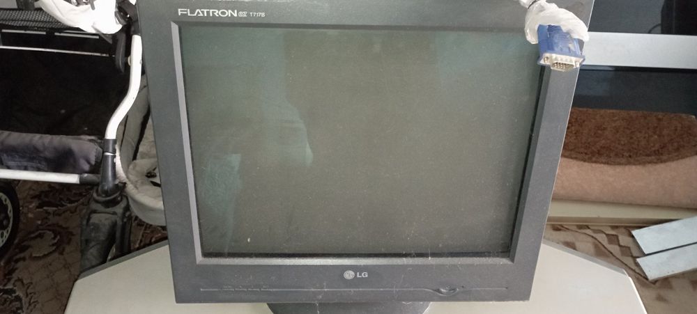 монитор LG Flatron EZ T717B/K