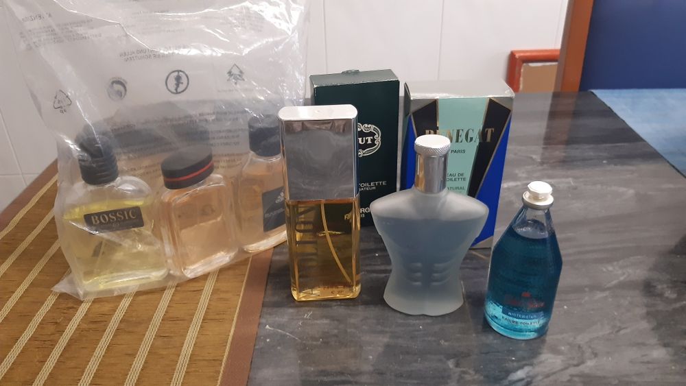 Varios perfumes homem
