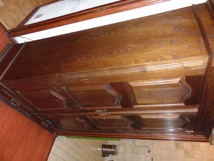 Móvel Roupeiro em castanho impecável