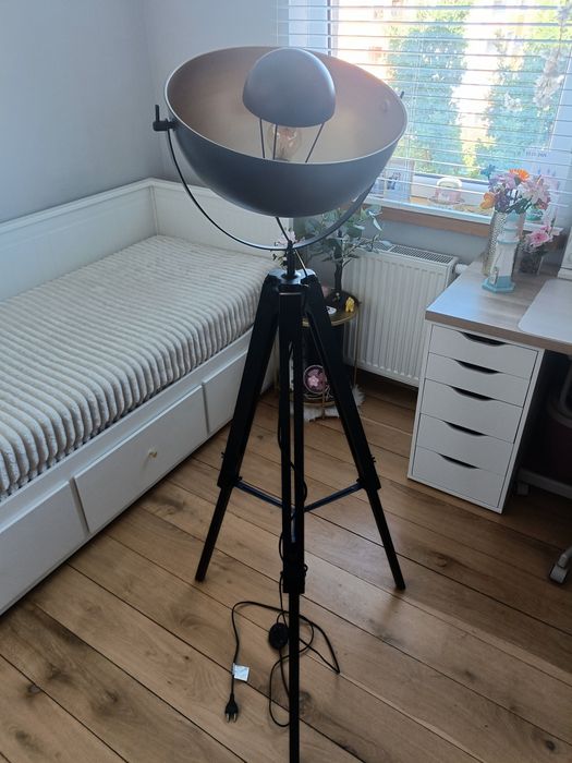 Lampa loft podłogowa
