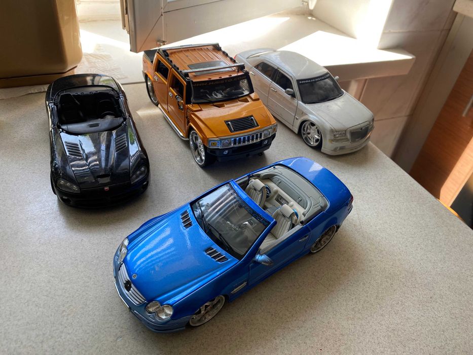 Машинки (модели) 1:18 под реставрацию