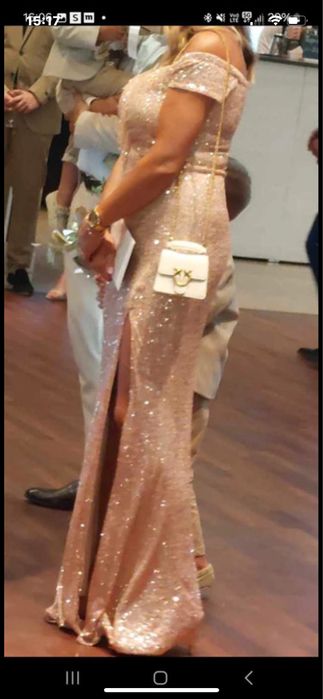 Piękna sukienka długa cekinowa