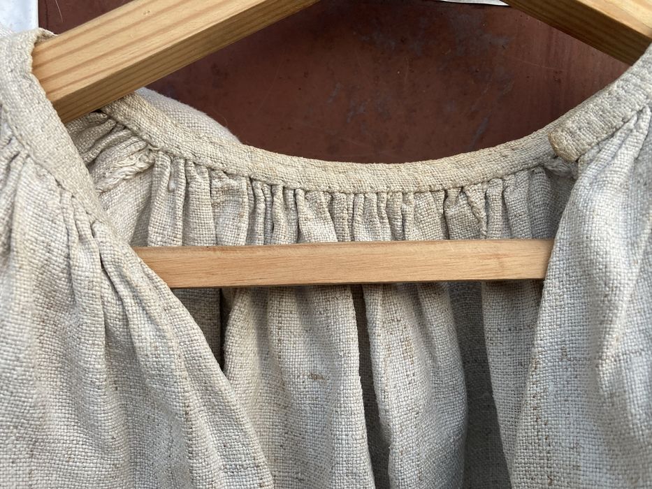 Старовинні вишиванки жіночі з домотканого конопляного полотна, ХХ ст.