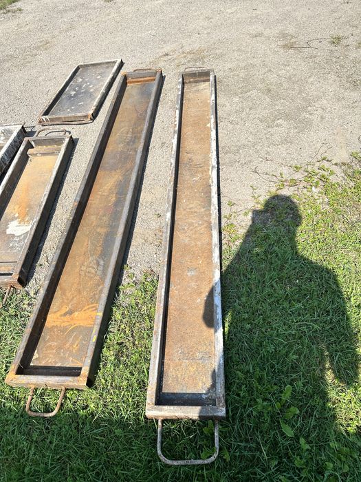 Formy betonowe piwnicy grobowej