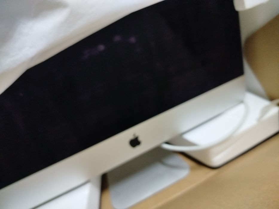 iMac 21.5” Retina 4K (2017) – i5 / 8GB / 1TB /