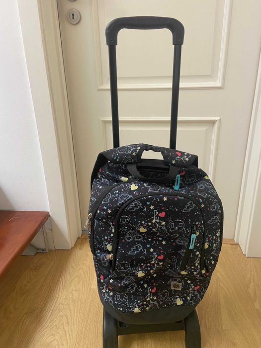 Mochila sem rodinhas mas vendida com base para aplicar a mochila